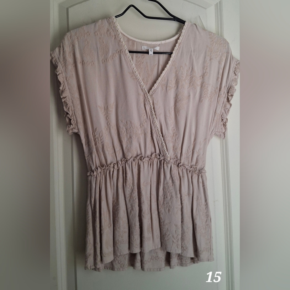 Maurices Cream Embroidery Rayon Floral Top S Boho Tropical Babydoll